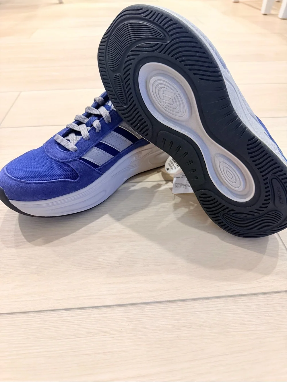 adidas Men's Royal Blue Athletic Sneakers with Light Gray Accents 8M wide